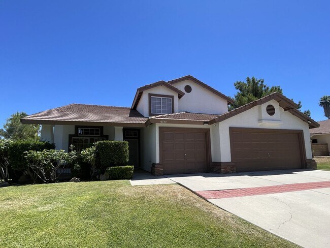 Foto del edificio - Available Now Palmdale 4 Bedroom + 3 Bathr...