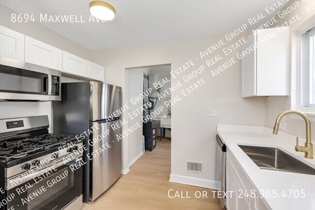 Foto del edificio - 8694 Maxwell Ave