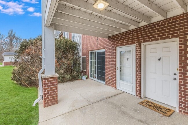 Building Photo - 8055 Lexington Pl