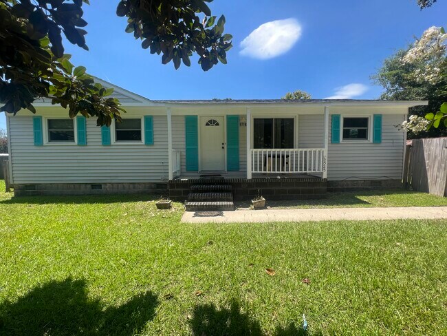 Building Photo - 3525 Middle Sound Loop Rd