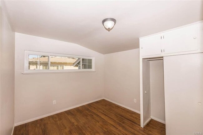 Photo - 1054 N Grand St House