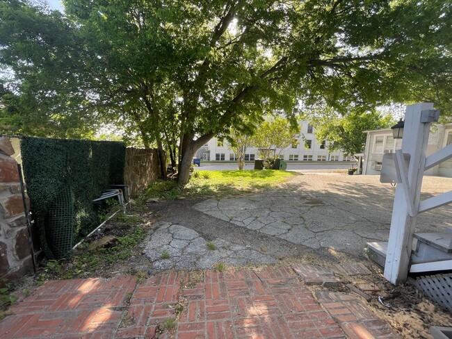 Foto del edificio - ((1/2 May's Rent)) Cozy 1 Bedroom 1 Bath  ...