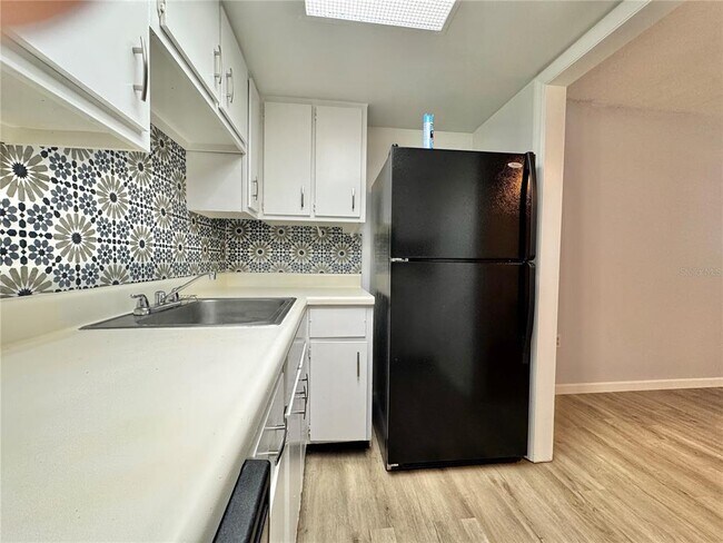 Foto del edificio - 551 Flemming Way