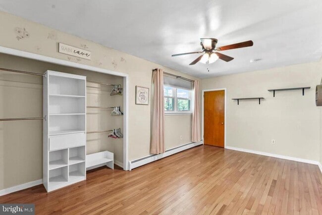 Building Photo - 128 Elkdale Rd