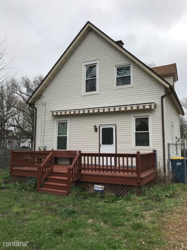 Primary Photo - 3 br, 2 bath House - 811 Holyoake Road