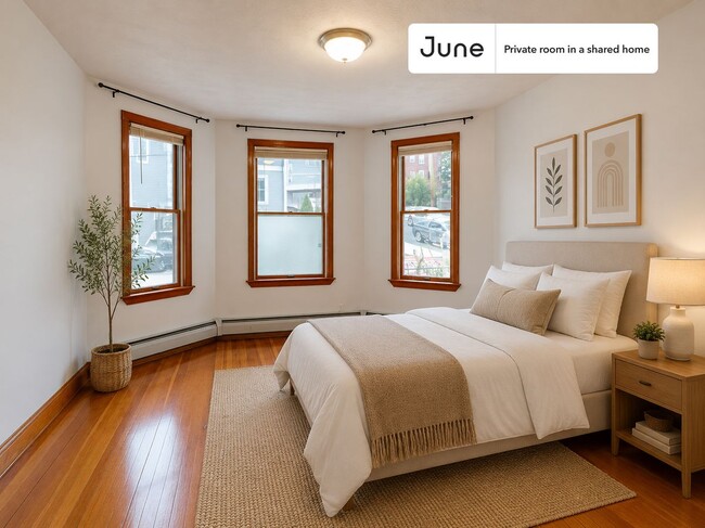 Building Photo - Room in Shared 5 bed/1 bath home