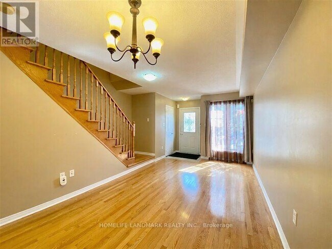 Building Photo - 28 Silver Linden Dr