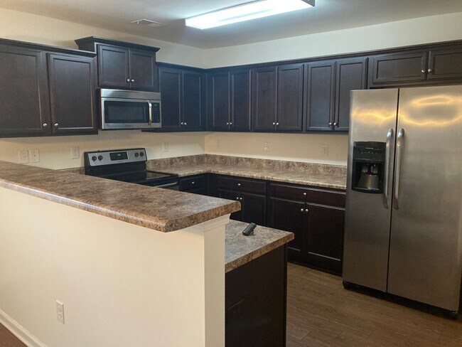 Foto del edificio - 211 Willow Grv Wy