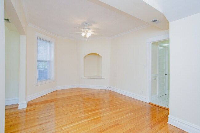 Foto del edificio - 1315 W Foster Ave