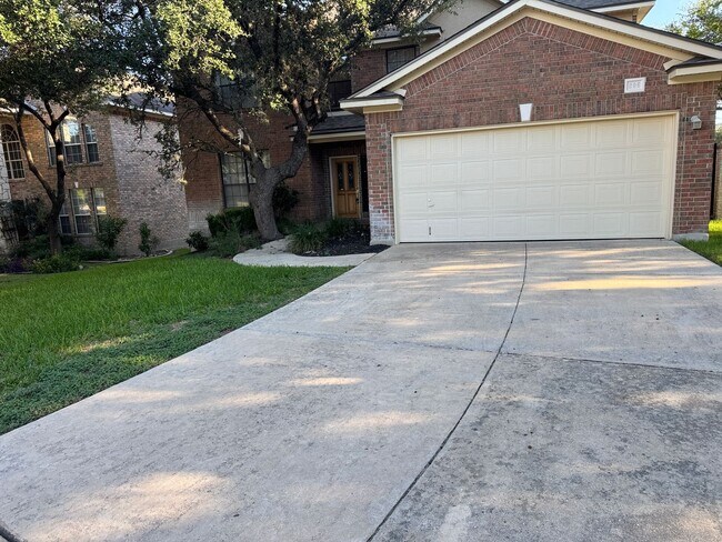 Building Photo - GATED COMMUNITY  |  STONE OAK  |  4 BEDROOMS + HUGE LOFT  |  SMALL LOFT/NURSERY/OFFICE/  |  EXCEL...