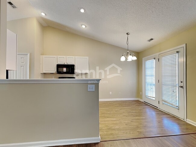 Building Photo - 919 Pebblestone Dr