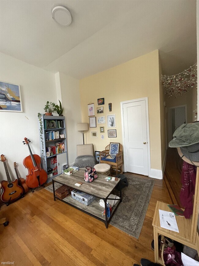 Foto del edificio - 1 br, 1 bath Triplex - 1219 North 29th Str...