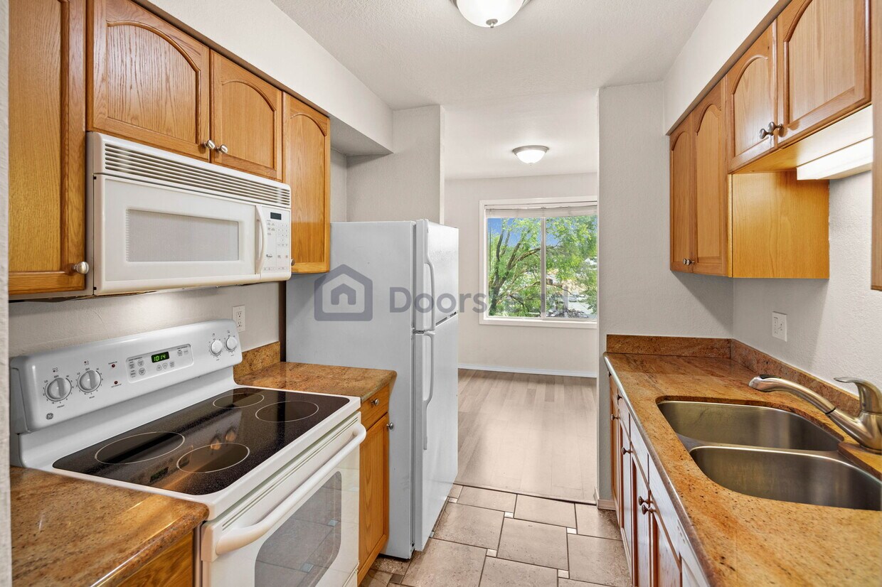 Primary Photo - 12525 NE 145th Pl