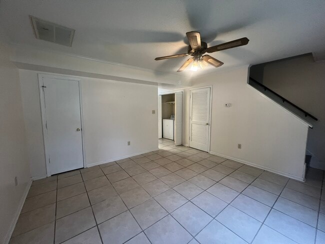 Living Room - 3202 Crestwood Dr