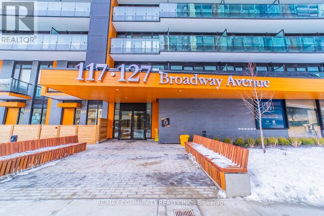 Photo du bâtiment - 117-1117 Broadway Ave