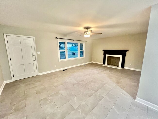 Building Photo - Lovely 3 Bedroom / 2 Bathroom Renovated Ranch Home for Rent