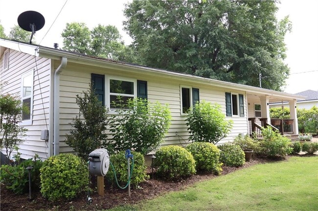 Foto del edificio - 3432 Gilleland Cir