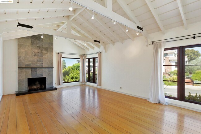 Building Photo - 237 Hermosa Ave
