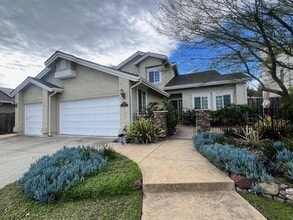 Building Photo - 15925 El Pajaro Ct