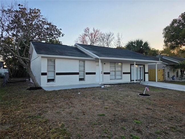 Foto del edificio - 7502 Jenner Ave