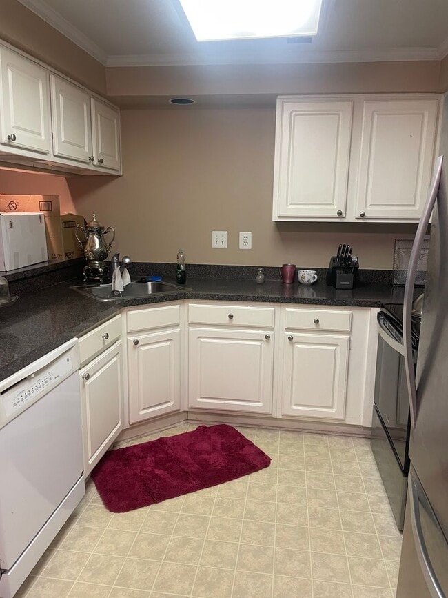 Building Photo - Coming soon! Ground level condo in Lake Heron