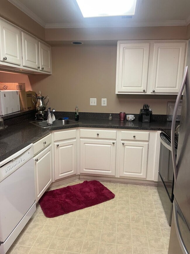 Foto del edificio - Coming soon! Ground level condo in Lake Heron