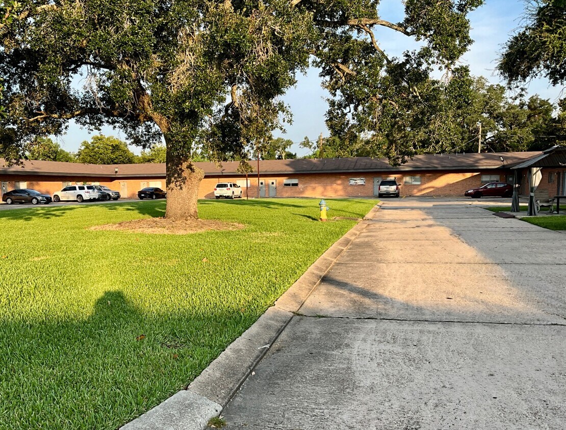 Foto del edificio - Tanglewood Apartments