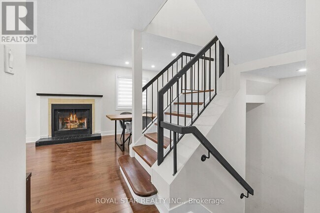 Photo du bâtiment - 518-518 Tanguay Ct