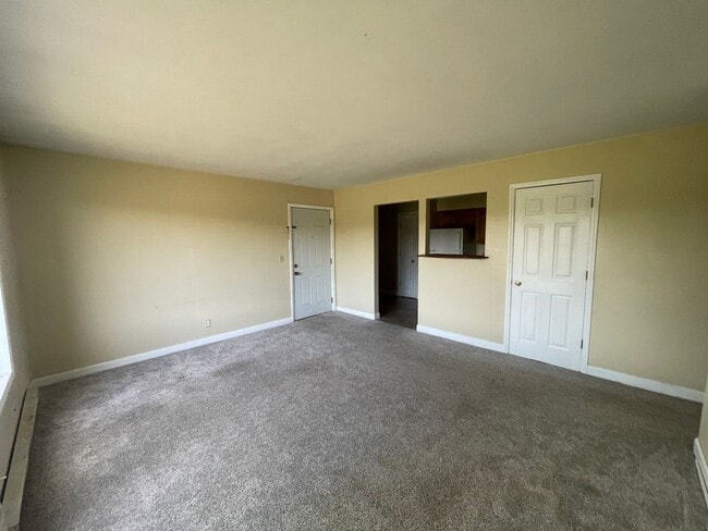 Building Photo - 528 River Forest Rd.