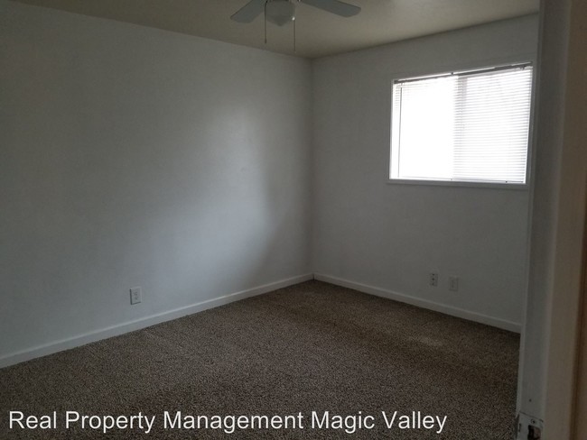 Building Photo - 162 Ridgeway Dr