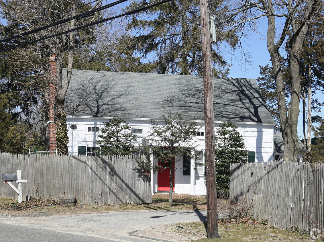 Building Photo - Baylis House Apartments