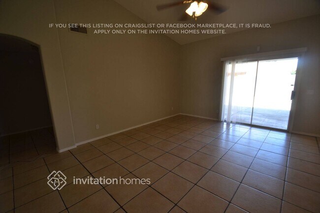 Foto del edificio - 8554 W Holly St