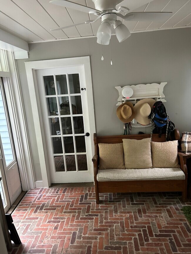 Foto del edificio - 290 Hamburg Rd