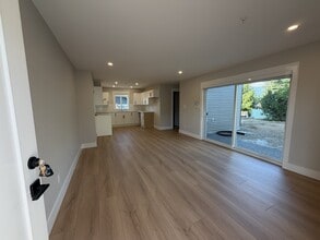 Building Photo - 2186 Lark Crescent