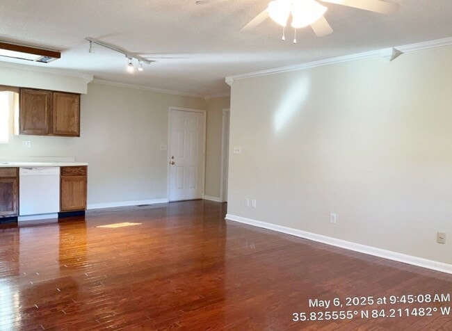 Foto del edificio - ** ~~ Beautiful 3 bedroom 2 bath house in ...