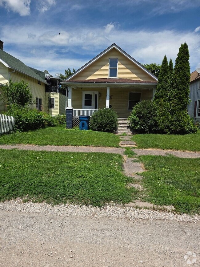 Building Photo - 1523 10th Ave