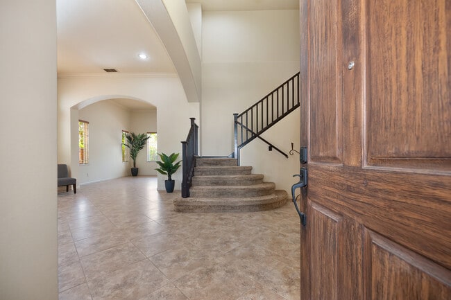 Foto del edificio - 8441 Briggs Dr