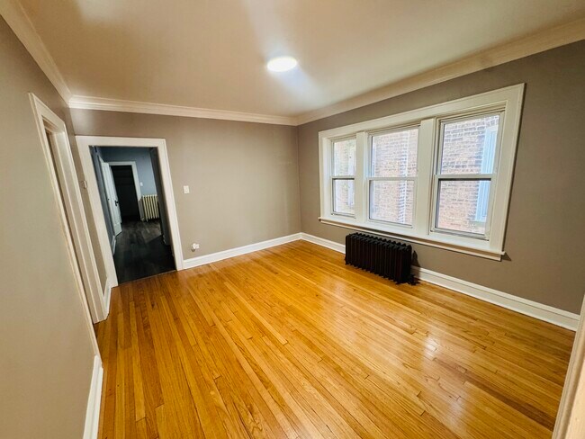 Foto del edificio - 6721 S Maplewood Ave