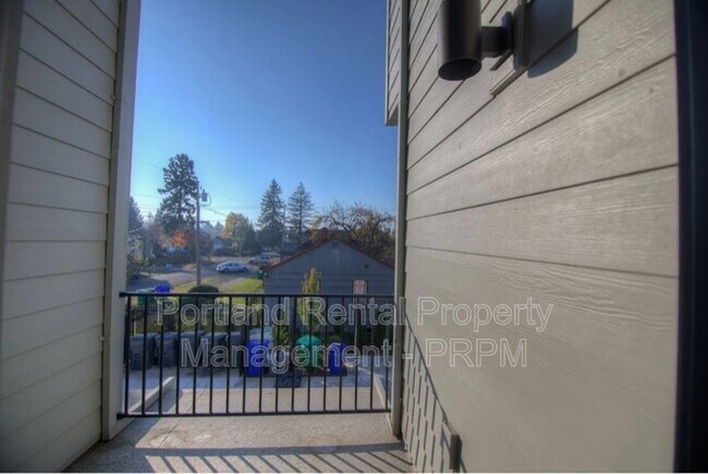 Foto del edificio - 607 NE 92nd Ave