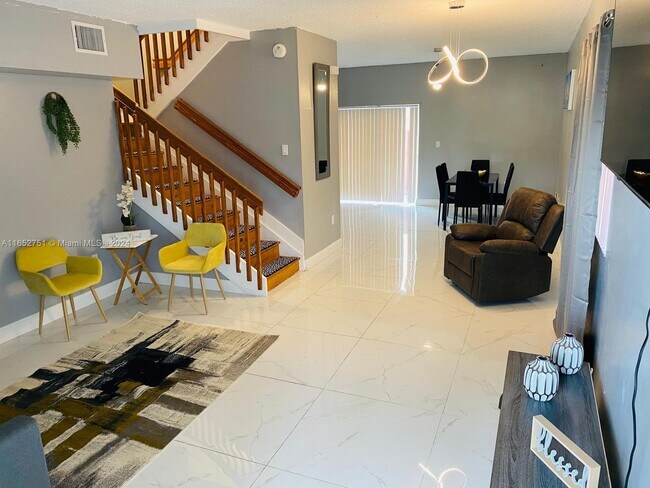 Foto del edificio - 1065 SE 13th Terrace