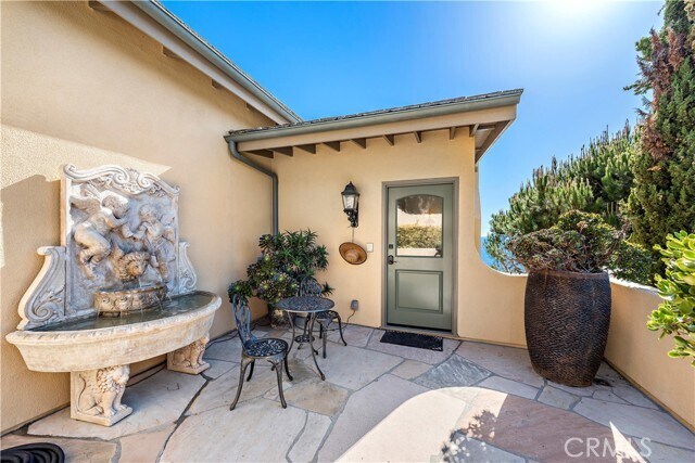 Building Photo - 2210 Crestview Dr