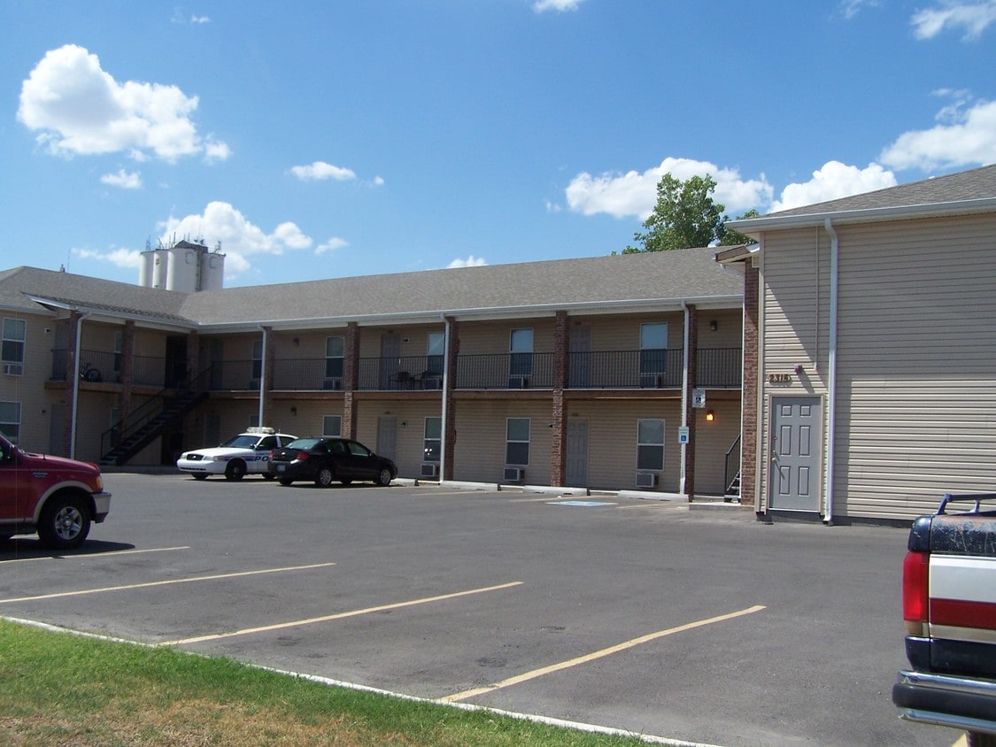 Building Photo - 2315 SW H Ave