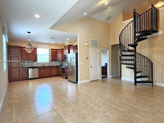 Building Photo - 8285 Cascada Isles Dr
