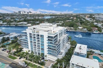 Building Photo - 715 Bayshore Dr