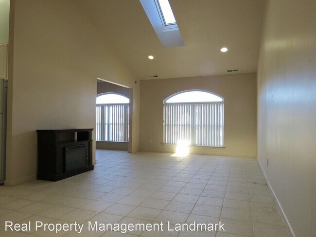 Building Photo - 1 br, 1.5 bath House - 904 Constance Lane
