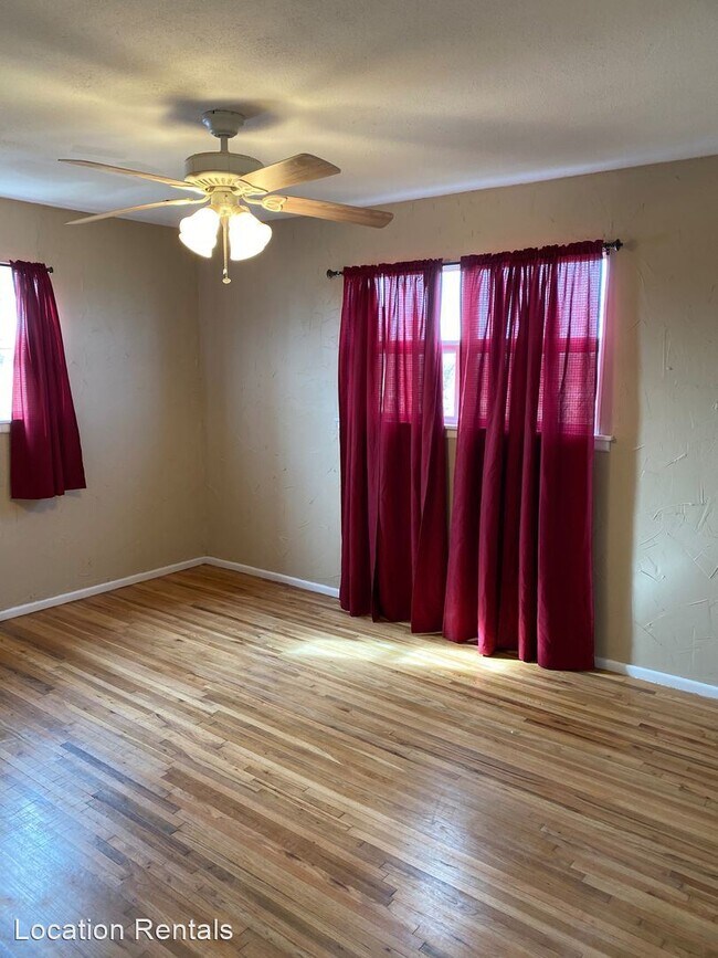 Foto del edificio - 2 br, 1 bath House - 11603 Milwaukee Avenue