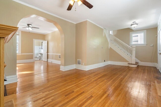 Foto del edificio - 436 Tuxedo Blvd