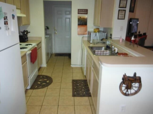 Building Photo - 808 Sagewood Trail