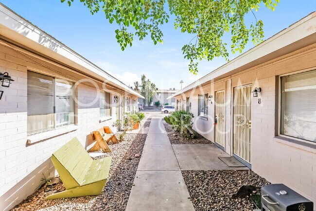 Foto del edificio - 9230 N 6th St