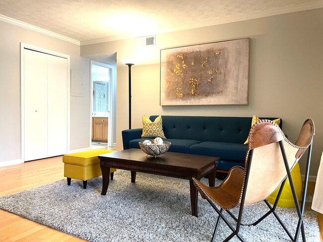 Living Room (hallway view) - 3120 Seven Pines Ct